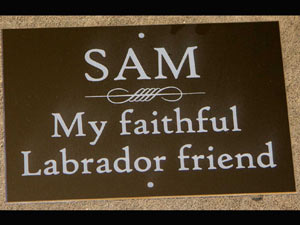 Black engraved anosided aluminium pet memorial. Black engraved anosided aluminium pet memorial.